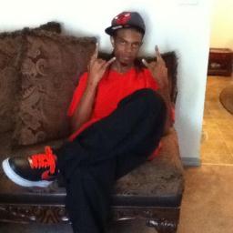 Leavy bout his paper cuz Leavy like to shine! I'm just a $$$$ gettin Nigga!  ..everything else is understood no need to explain!
