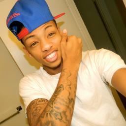 Name's Sean. 18. Might as well follow me if youre reading this. Ball till' I Fall . #followback