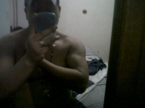 Soy de tampico,tamaulipas,México! Sigeme en twitter! O correo electrónico; chuy_chivas_1@hotmail.com! Facevook; jesuagarciaoviedo2012