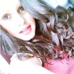 Deus, 16 anos, libriana, são paulina, chata, feia, chocolate, internet, fotos, música, família, amigos, mais?  Segue e ganhe um beijo' *o*