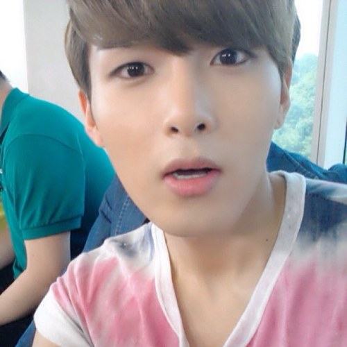 ryeowook_bot's profile picture. Super Junior 非公式キム・リョウクBOTです。
(Sorry, this account is Japanese only.)
基本自動でたまに手動。僕が不要になったらそっとブロックしてあげて下さいね＞＜