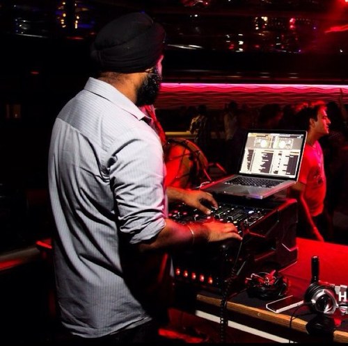 DJTanveerSF's profile picture. 