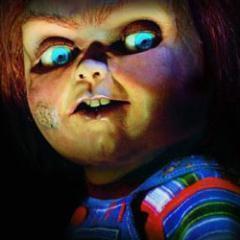 Soy CHUCKY el muñeco asesino mas famoso del mundo.Mi alma humana paso al GOOD GUY.Estoy casado/separado con Tiffany y tengo un hij@ con mucho talento Glen/da.