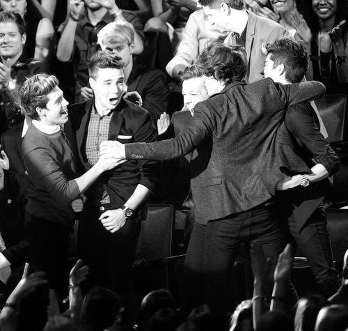 @WeLuv__1D Timeline account .