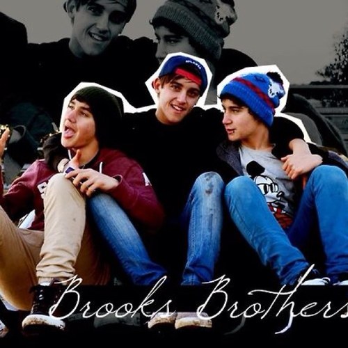 Proud Slu+ 2/5 follows xx met janoskians on 5/10/12 and got hugs & I GOT TO FEEL DANIELS MUSCLES OMG xxx :D Joel Goncalves follows too :) :D x