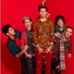 Mi novio es @zaynmalik,el Prefiere llamarse @niallofficial,mi mama le dados @harry_styles ,amigos hor-le-Dicen @real_liam_payne,Pero yo le Digo @louis_tomlinson
