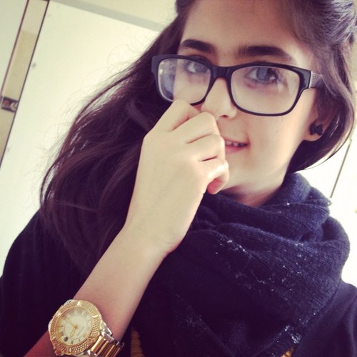 My name is NOT IMPORTANT^^ I live in Vienna, Austria and speak German,English & Turkish...Oh yeah and I am a big Fan of Justin Bieber so I am a BeLiEbEr