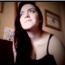 CarlitaGarridoR's profile picture. Puede que tus besos me hagan delirar, 
Y suelen ser tus labios el mejor lugar para estar, para estar. (...)