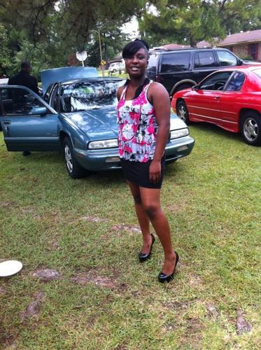 :)Cool People,,Good To Get Alone With..HATE CHILDISH ND MESSY HOES..If U Aint Real Dnt Even Follow Me..♥