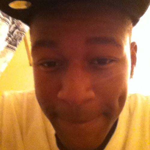 These Bitches Love Sosa Just Like These Niggas Love @HeChiefMyBlunt |Im Quel Bestfriend And You Is ? Fuck that Just Go Follow My Dimpless .