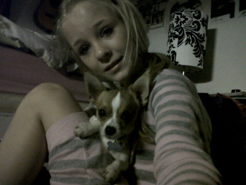 Hey there beautiful, yea you..the hot person reading this! Just to let you no I think your rather cute&qiet a hottie;D3