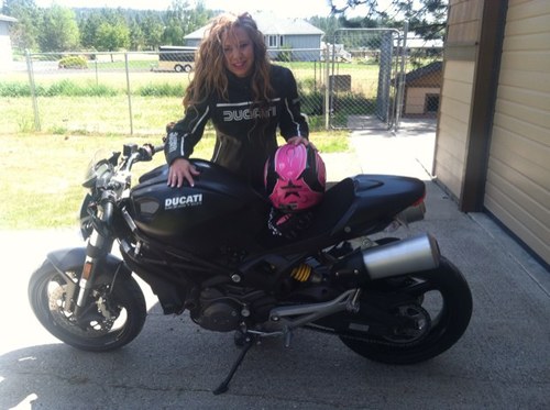 rdenowh's profile picture. I ride two black beauties an Italian monster and an American Quarter Horse.