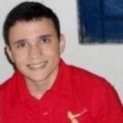 Solteiro, 17 anos, Aluno do IF, Guitarrista, Peladeiro, Capoeirista e Apaixonado =)