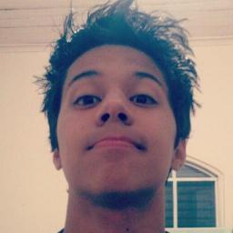 eu apenas quero ser o motivo de sorrisos, em meio tantos motivos pra chorar !           minha @__poxaduds ' ♥