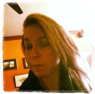 Traveler, Boxer lover, mastering my world, music lover....rules are constricting