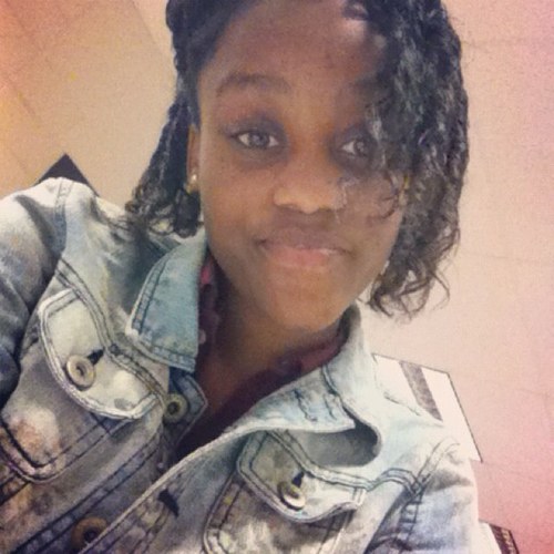 Pretty Girl Sweet as Chocolate #RihannaNavy #ShineBrightLikeADiamond