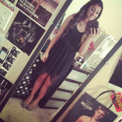 IG: thuglifelunaa_ Dominican Junior 17 @mclovinbitches1 is mine. That's it.