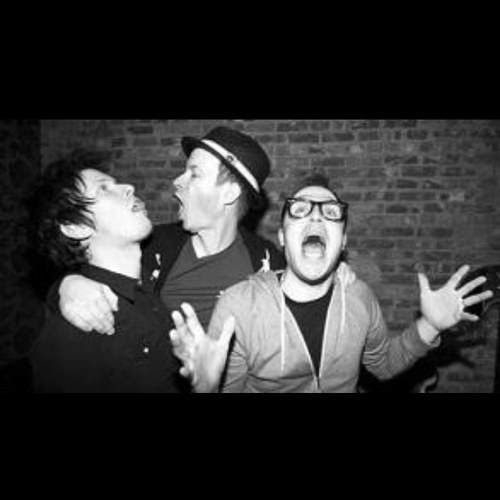 Official page for aussie skumfuks! rocking out to sum 41 all day long. Tom, Cone, Stevo, Dave, Sum 41, and operation md follow :) I love guitar. #skumfukforever