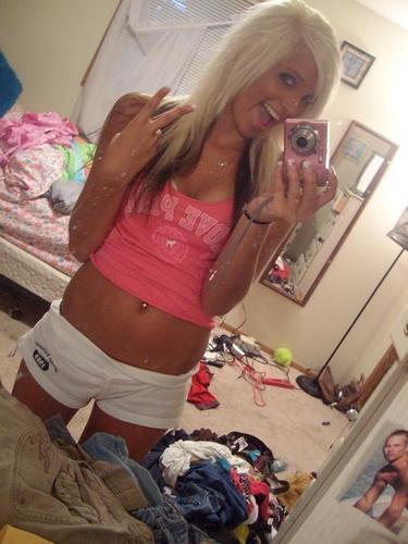 My old pictures here - http://t.co/KDhoR7g2mp (must register to prove you are over 18)