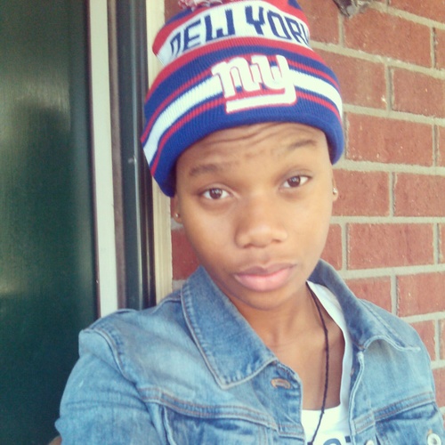 follow my twitter wifey @LaKers_nationXD