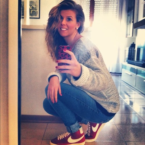 Vania_Vanny's profile picture. 