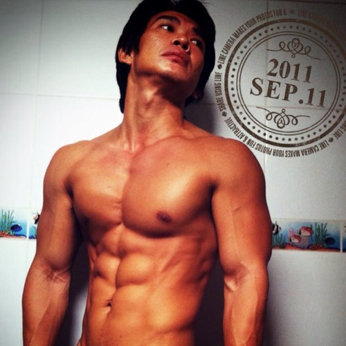 ig: 59pevet 

Try hard to be bodybuilder. Need to be bigger and ripper.