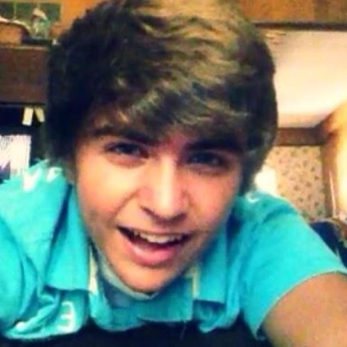 This is a fanpage dedicated to @iBoyOneD . We are his #1 fans, if you love him too, follow us!