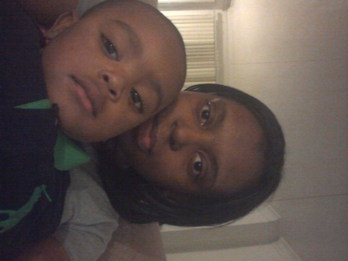 ...I WALK IN THEN I TURN UP ....if ya need cheering up just TWEET ME.! lbs