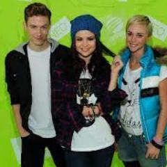 EvelynLi1's profile picture. Hi ! EveryBody My Name Is Evelyn And I Like To Sing , Dance And Play Instruments My Favorite Singers/Actors is : @Selenagomez & @Taylorswift13 @justinbieber ♥.♥