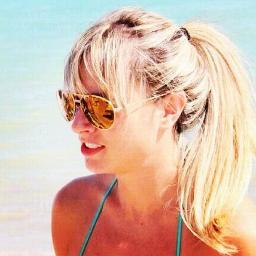 Primeiro Fã-Clube da @JujuSalimeni. São dois anos acompanhando, seguindo e amando essa princesa. Ela nos segue & você? Família J.S. ✩