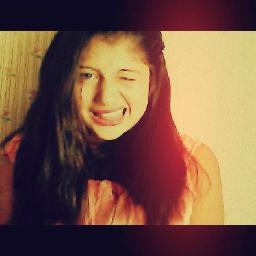 “Toda mujer lleva una sonrisa en su rostro y mil secretos en su corazón”

#Belieber por siempre