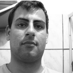 Discreto e sigiloso... Curto uma aventura com caras másculos e parrudos. Sou fortinho, alto e fofinho. Bem distribuído...
