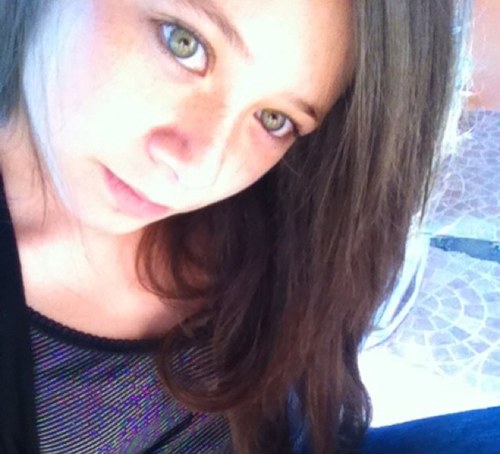rock music and friends are my life. Blackberry addict. talk to me! i dont bite!(: ill follow you back