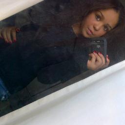 This is my old twitter, follow my new one, ill follow back @Ame_wright19