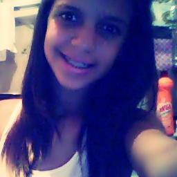 ,'   Só porque eu sou novinha pensam que eu sou de bobeira   ♪.