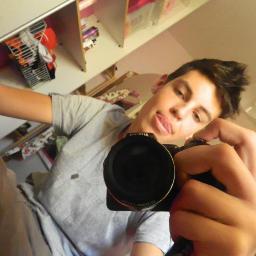 Se as coisas sao feitas para serem usadas e as pessoas para serem amadas , porque amamos as coisas e usamos as pessoas ? :\