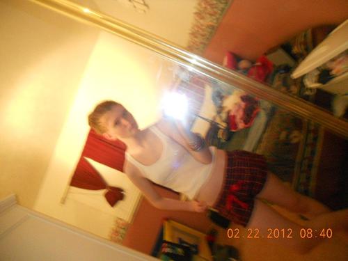 follow me i follow back.