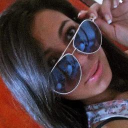 Nuncα deixe que α sαudαde do pαssαdo
e o medo do futuro estrαguem α belezα
de hojee(y)'