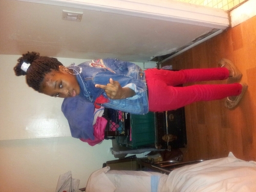 amiraartis10's profile picture. 