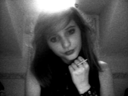 alryt?x follow me and i'll follow back:) ✝
follow @BritannyFarmer2 shes really gl and is full of surprises!;) shes just amazeballs, she follows back!x