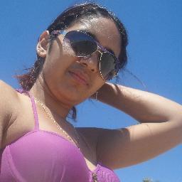 tnho 20aninhos,sou simpatica,adoooorooo lilas e amo meus amigos. sigam @ane_wyller. MSN: dayanejosy2010@hotmail.com
estou a procura d um love... to solteira