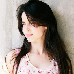 Sou dependente de Deus e isso basta. Vida com JESUS é bom demais. Nada melhor que ser filha do Rei !!!!