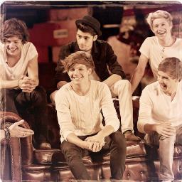 5 dedicated directioners! @carlyraejepsen follows! If you want a follow back just ask! JCats go follow------- @toxic_george and @just_aUnionJcat