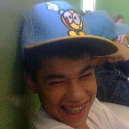Hi my name is Kevin I'm 15 years funkeiro Nato, half nerd, alone .... and not to lose the custome Chupa Joe kkk '