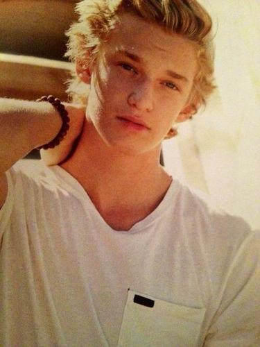 Helping Angels reach goals and get followed by Cody and Alli! #teamfollowback