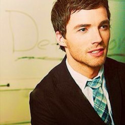 Ezra_Fitz_PLL's profile picture. Aria also means music, which makes perfect sense because she is the song to my life; my beautiful melody. I love you @AriaM_PLLRP ❤