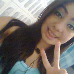 Sorria e seja forte, pois os outros não podem fazer isso por você.
