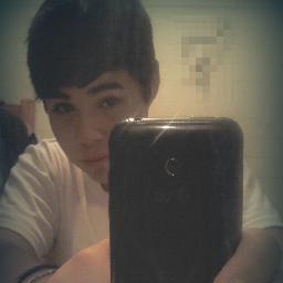 Enamorarse es fácil, permanecer enamorado es un desafío, dejar ir es lo más difícil, y seguir adelante es un triunfo. @justinbieber I LOVE YOU ♥