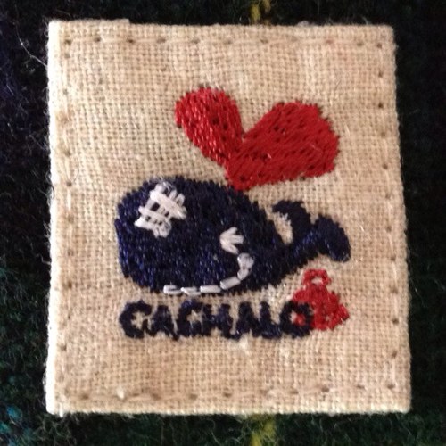 CACHALOTとは、小さな手作り布小物ブランドです。布に絵を描いたり、刺繍をして、ポーチやスマホケースなどなどに仕上げて、全国の雑貨店に卸しています。 最近はcyclecapなどを作っております。 趣味で自転車の泥とか砂を走るレースに出てます。