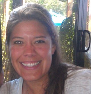 elisaroby's profile picture. 